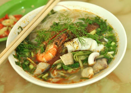  Bún hải sản lạ phố Hàng Lược
